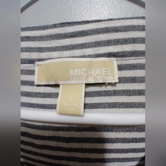 Michael Kors Blue Striped V-neck  Top Womens Size Large Nautical Coastal Grandma - Picture 6 of 9